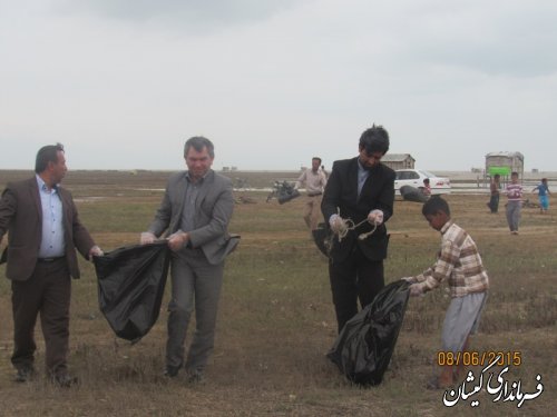 پاکسازی سواحل شهرستان گمیشان با حضور فرماندار