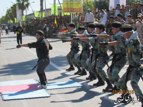 فرماندار شهرستان گمیشان در رژه نیروهای مسلح غرب استان حضور یافت