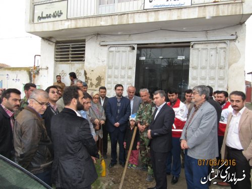 غرس نهال توسط اعضای شورای اداری شهرستان گمیشان