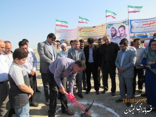 مراسم کلنگ زنی مجتمع صنعتی پرورش شتر مرغ در شهرستان گمیشان برگزار شد