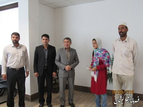 تجلیل فرماندار گمیشان از ورزشکار مدال آور شهرستانی مسابقات دو ومیدانی قهرمانی کشور