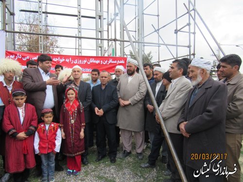 حضور فرماندار گمیشان در لحظه تحویل سال نو در مزار شهدای گمنام شهرستان