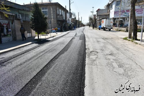 بازدید فرماندار گمیشان از اجرای آسفالت معابر شهر گمیش تپه