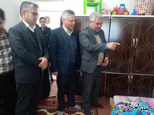 دیدار فرماندار و جمعی از مسئولین شهرستان با خانواده ي 4 قلوهای کملری