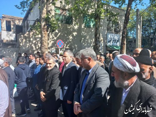 حضور فرماندار گمیشان در مراسم تشییع پیکر پاسدار شهید مقداد مهقانی