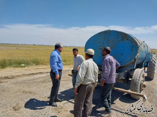بازدید فرماندار گمیشان از عملیات اجرایی پروژه راه روستایی سیمین شهر، بند، بصیر آباد