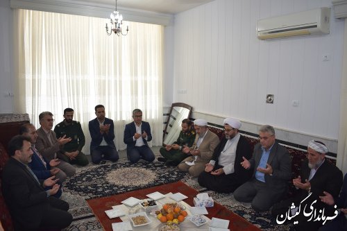 دیدار فرماندار گمیشان با خانواده شهید نور محمد یمرلی