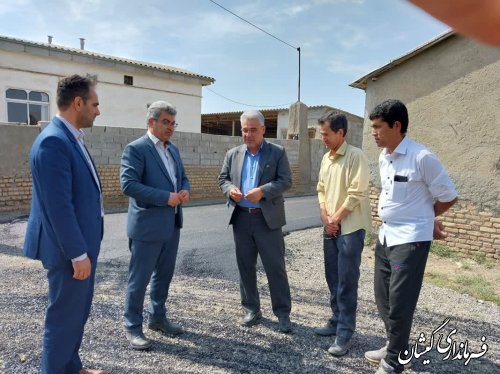 بازدید فرماندار گمیشان از پروژه اجرای آسفالت معابر روستای کله پست