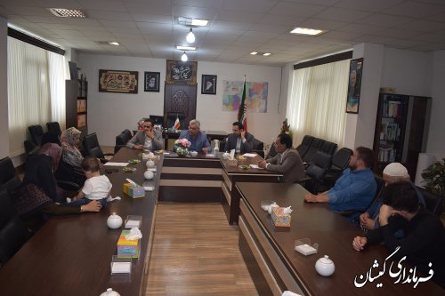 دیدار فرماندار گمیشان با خانواده شهدا سیل گمیشان 