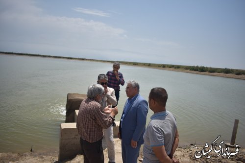بازدید فرماندار گمیشان از آب بندان سیمین شهر 