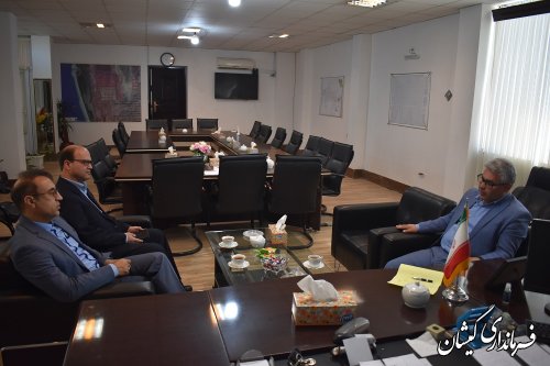  فرماندار شهرستان گمیشان با مدیر شعب بانک کشاورزی استان نشست مشترک برگزار کرد.