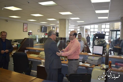 بازدید فرماندار گمیشان از شعبه مرکزی بانک ملی شهرستان