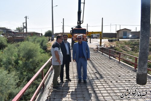 بازدید فرماندار گمیشان از روند عملیات بهسازی و ترمیم پل قرنجیک خواجه خان