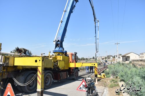 بازدید فرماندار گمیشان از روند عملیات بهسازی و ترمیم پل قرنجیک خواجه خان