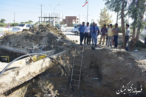 بازدید فرماندار گمیشان از حفاری توسعه شبکه گاز