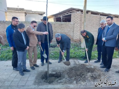 کاشت نهال در معابر روستای قره کیله بمناسبت دهه مبارک فجر صورت گرفت