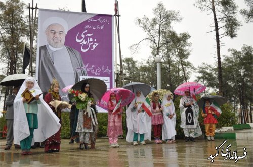 معاون رییس جمهور در امور مجلس در بدو ورود به شهرستان گنبدکاووس در گلزار شهدای گمنام حضوریافت.