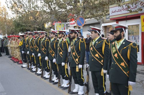 مردم گنبد کاووس از شهید گمنام دوران دفاع مقدس استقبال کردند 