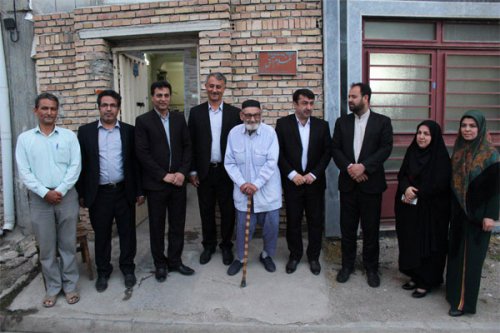 نصب اولین پلاک ماندگار هنرمند صنایع دستی استان گلستان درشهرستان گنبد کاووس
