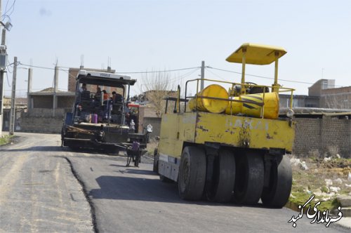 در اجرای نهضت آسفالت معابر ۱۰ روستای گنبدکاووس آسفالت شد